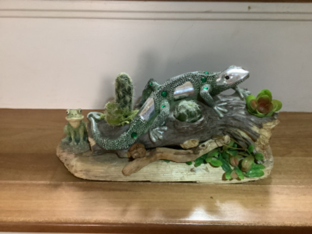 FAUX LIZARDS AND FISH DECOR in Home Décor & Accents in Bedford