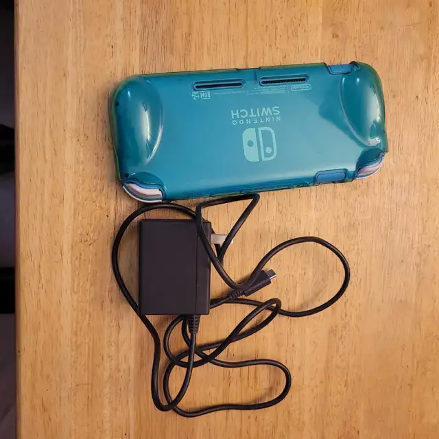 Nitento Switch Lite in Nintendo Switch in Hamilton - Image 4