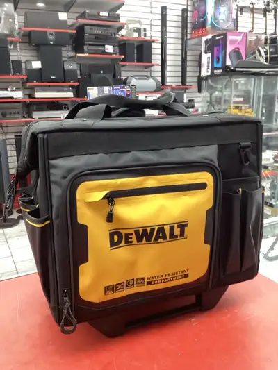 Coffre à outil sur roulettes DeWalt, View more