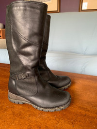 Blondo tall leather boots. Black, size 7. very warm.