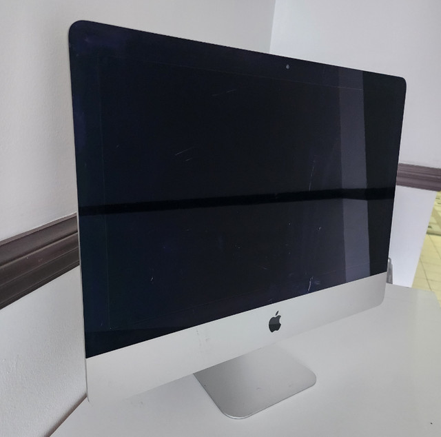 Apple iMac 21,5" /Core i5 2,7 GHz/DD 1 To/8 Go RAM dans Ordinateurs de bureau  à Ville de Montréal - Image 2