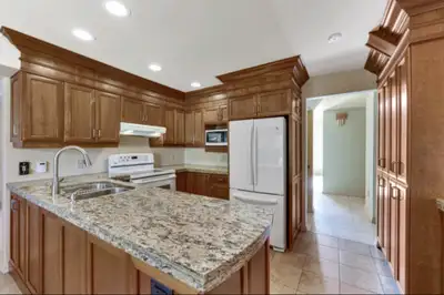 Used maple kitchen cabinets and granite counter top for sale. All in good condition, it’s in a stora...