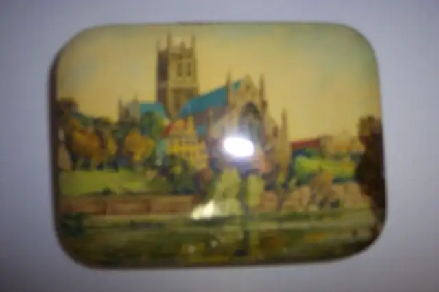 Boîte en métal63654760573185121