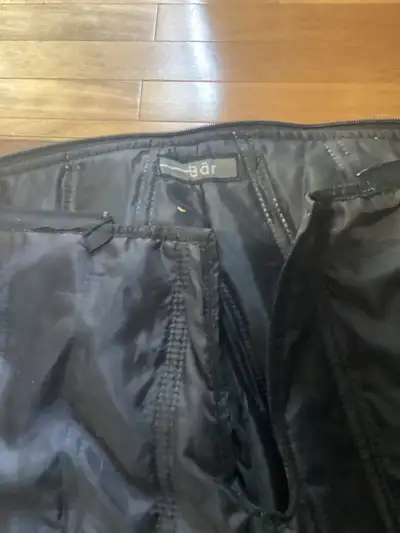 Motorcycle padded pant with 2 removable liners. Men’s medium, View more