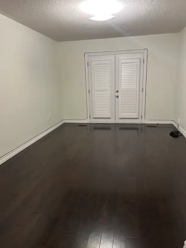 Spacious 3+ Bedroom End-Unit Townhome for Lease in Long Term Rentals in City of Toronto - Image 5