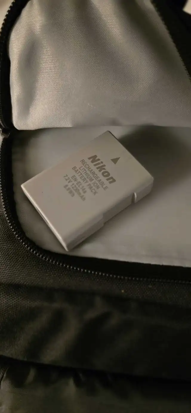 Nikon D3500 DSLR Camera in Cameras & Camcorders in City of Halifax - Image 5