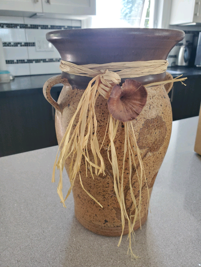 Pot de fleur couleur terre tre jolie Hauteur 10 pouces