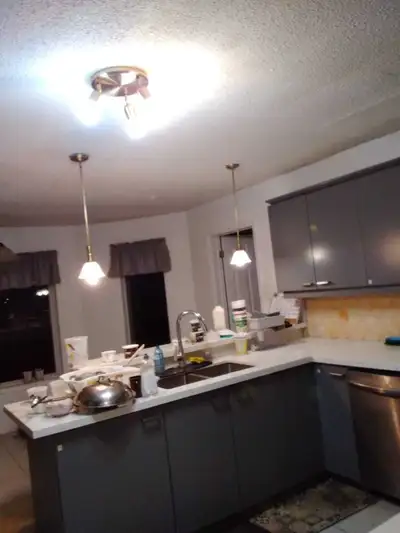 912 Chem. d'Aylmer, Gatineau, QC J9H 5T8 Available now Quiet & clean big house Basement $600 Large r...