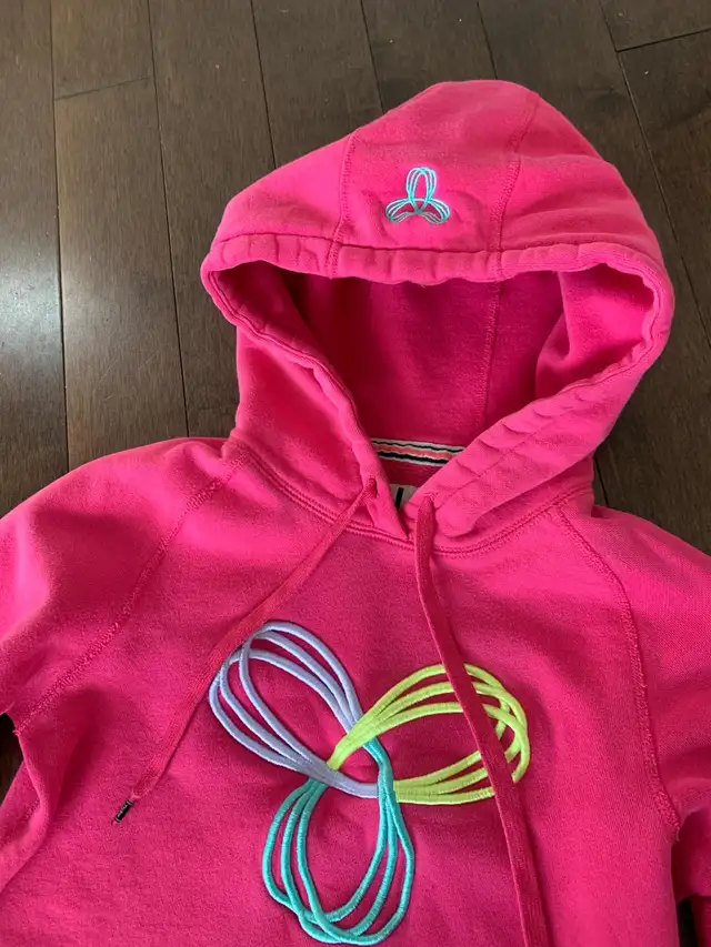 Aritzia TNA Hoodies in Women's - Tops & Outerwear in Edmonton - Image 7