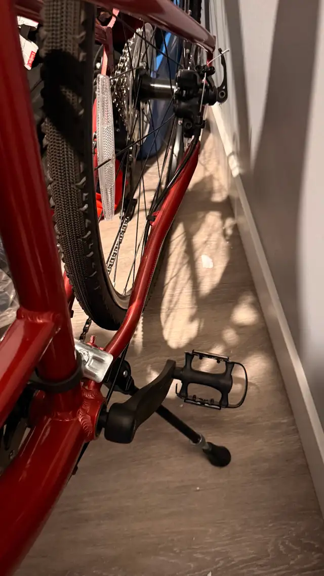 Riverside 500 Hybrid Bike, Size S – Like New + Accessories in Road in Calgary - Image 3