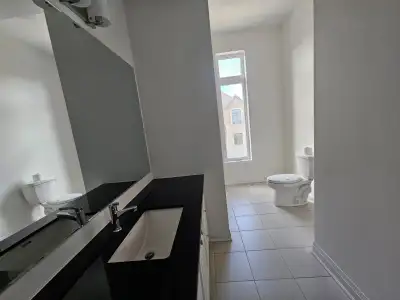 PRIVATE ROOM FOR RENT IN OAKVILLE, ONTARIO