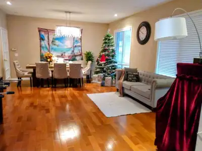 Richmond Hill Major Mackenzie & Bayview ave/Leslie St. Peaceful community detached house a bright ro...