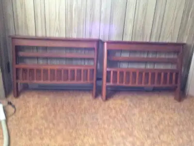 Tête et pied de lit en bois 25 x 37” avec espace de rangement, View more