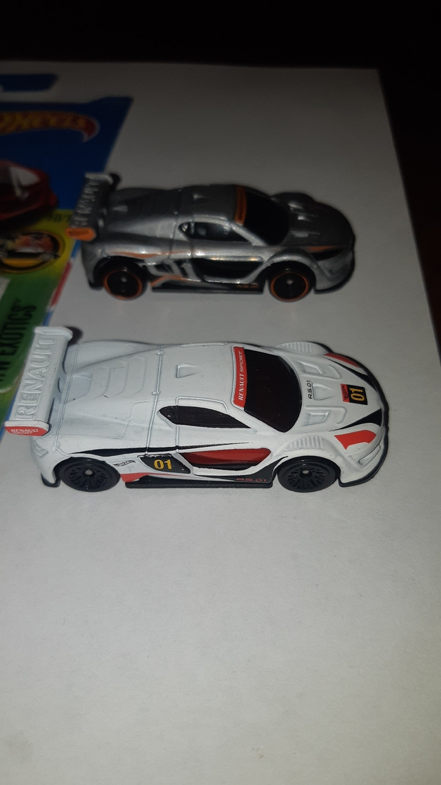 Renault Sport R.S. 01 Hot Wheels lot of 5 variations 2 are loose in Toys & Games in Guelph - Image 4