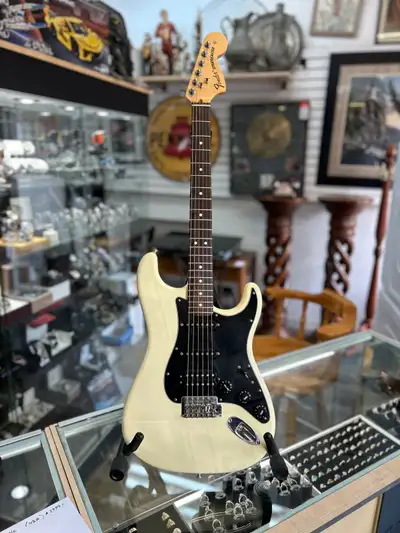Fender USA Stratocaster in excellent comes with hard case View this at Stans exchange at 9520 118 av...