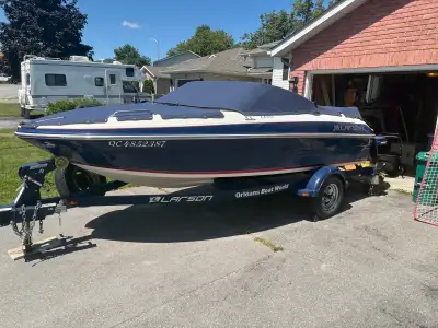 18.5ft bow rider 3.0L MerCruiser Helix 10 w/ charts and side imaging Huge swim deck Swing tongue tra...