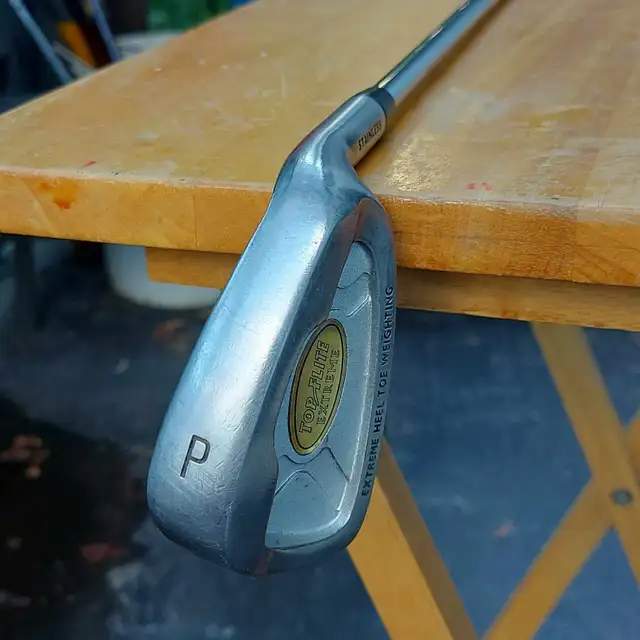 Top Flite Extreme PW (RH) - $25.00 in Golf in Belleville - Image 2