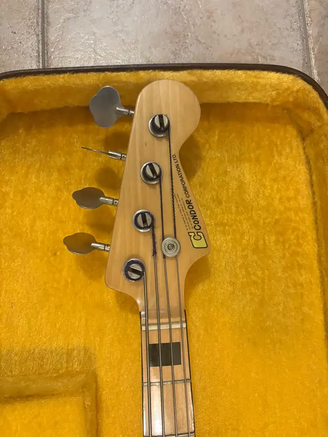 Vintage Japanese Condor Jazz Bass with onboard effects in Guitars in City of Toronto - Image 4