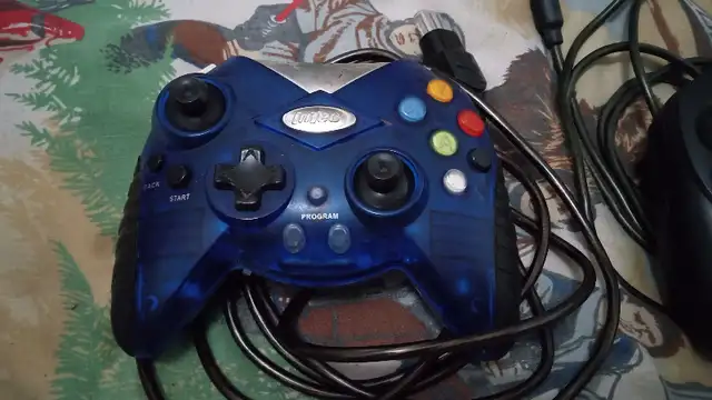 Pour pièces ou réparation Manettes XBOX Original Controllers in Older Generation in City of Montréal - Image 3