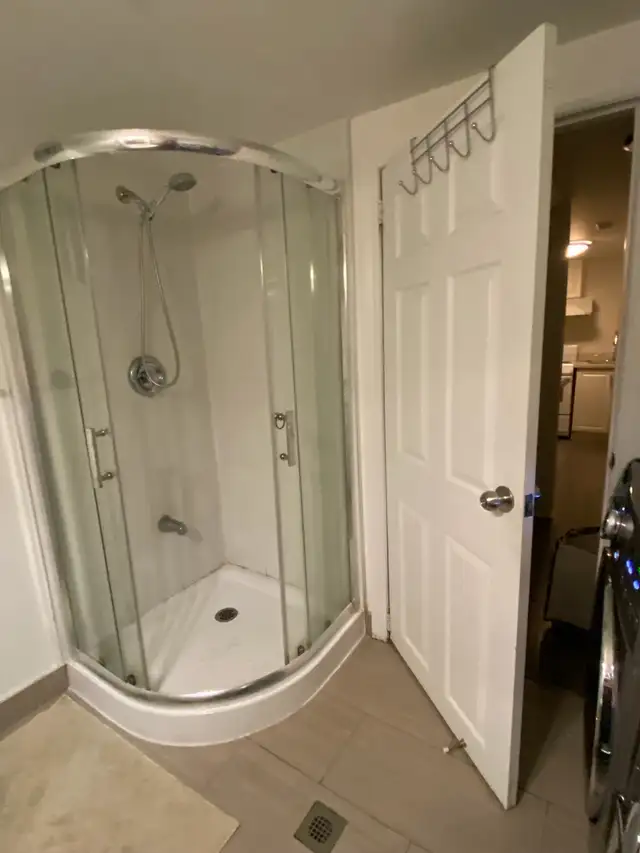 1 bedroom basement apartment- Young & Eglinton in Long Term Rentals in City of Toronto - Image 10