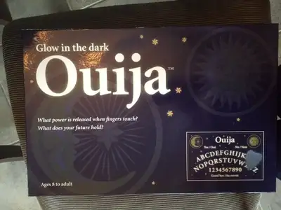 Planche de Ouija , comme neuf. Utilisé une seule fois Complet