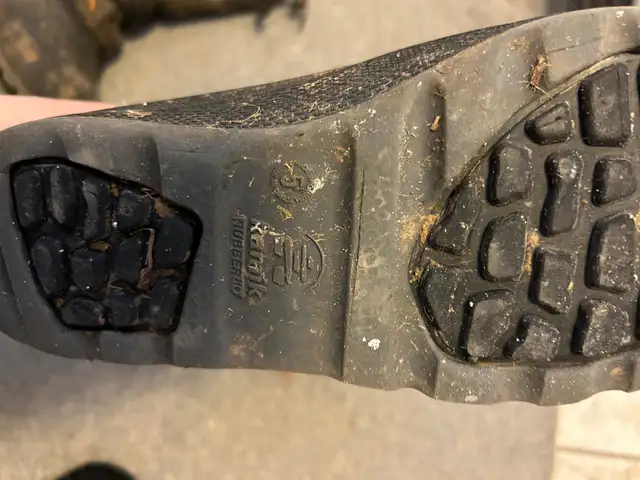 Boys kamik boots in Kids & Youth in Cape Breton - Image 3