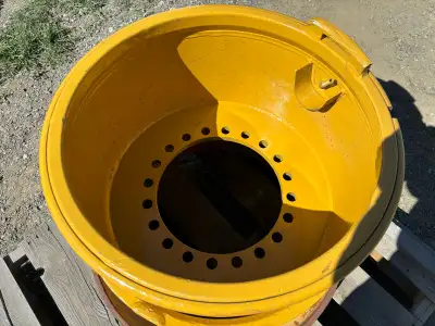 26.5X25 - 20 bolt rim to fit CAT 966F WHEEL LOADER