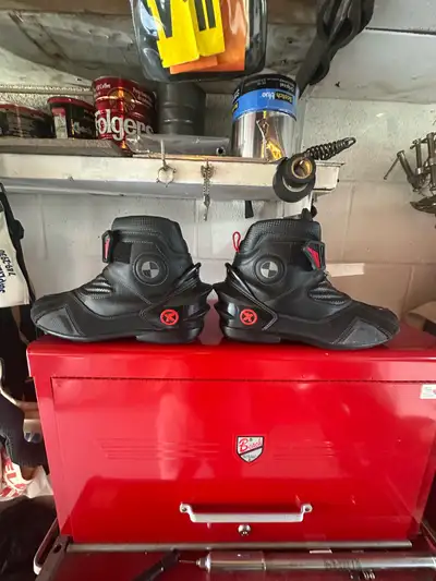 Size 10 slightly warm Motorcycle shoes.