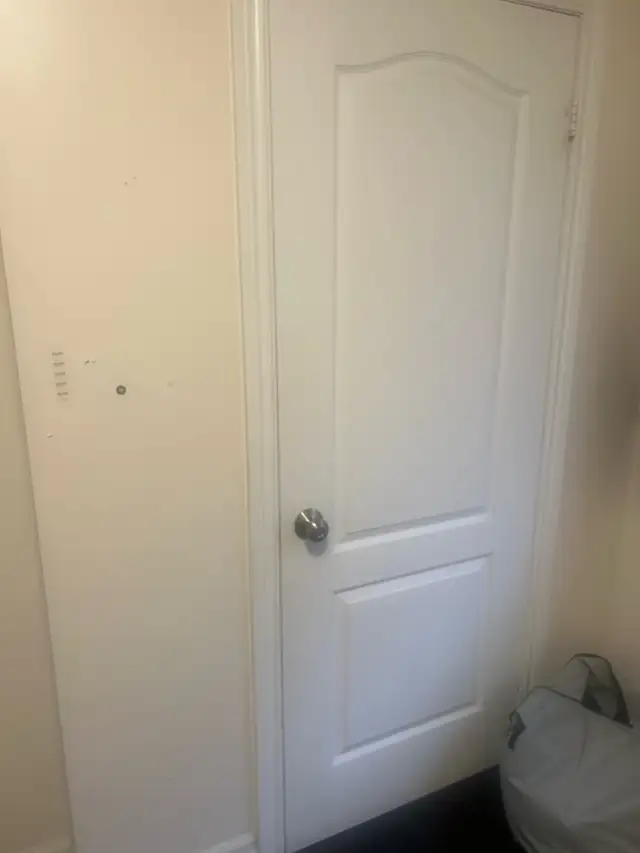 Room for rent in Room Rentals & Roommates in Mississauga / Peel Region - Image 5