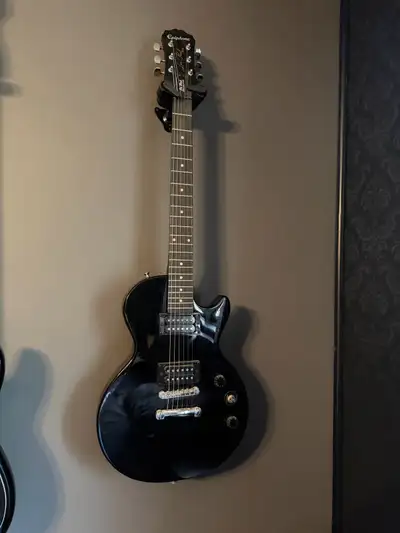 Black Epiphone Les Paul, View more