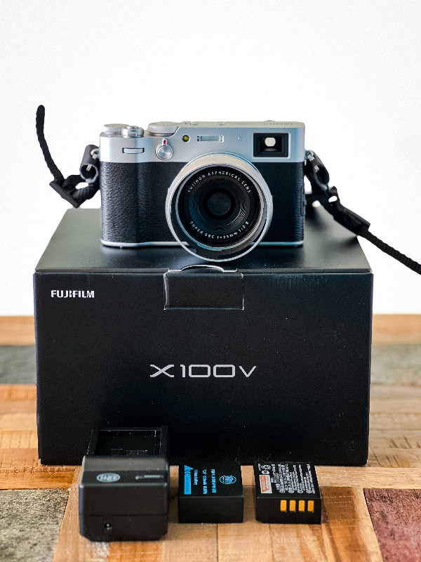 Appareil photo Fujifilm X100V Appareils photo et caméras Ville de