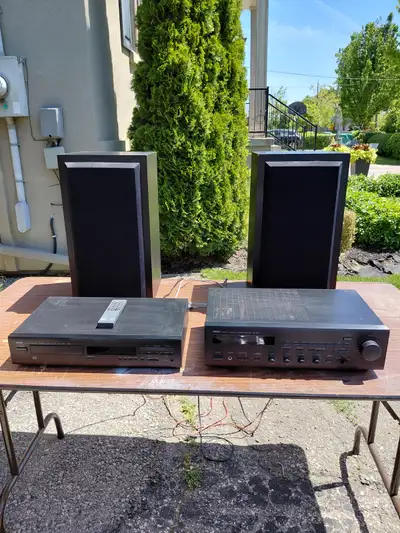 YAMAHA NATURAL SOUND RECEIVER, COMPACT DISC AND SPEAKERS, View more