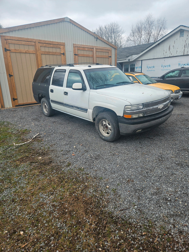 2005 chevy suburban 9 passenger in Cars & Trucks in Trenton - Image 3