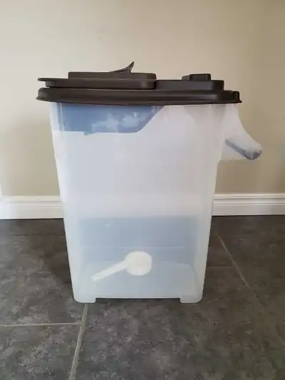 Buddeez Pet food dispenser, View more