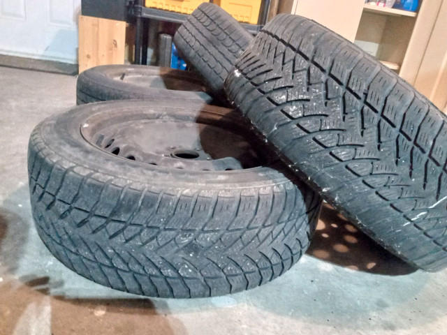 225/60 R18 Winter Tires and Rims in Tires & Rims in Napanee