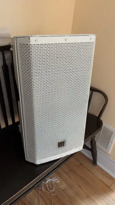 Electro-Voice ZLX-12 Passive PA Speaker – Loud & Clear Used condition EV ZLX-12 professional speaker...