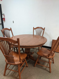 Solid Maple Dining Set with Extendible Leaf and 4 Chairs