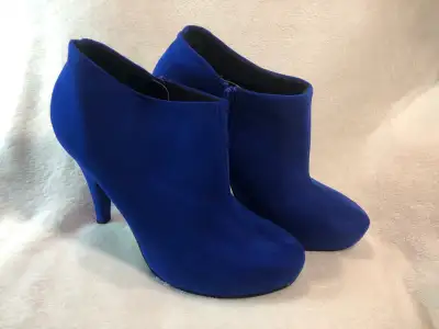 Women’s blue call it Spring ankle boot size 9, View more