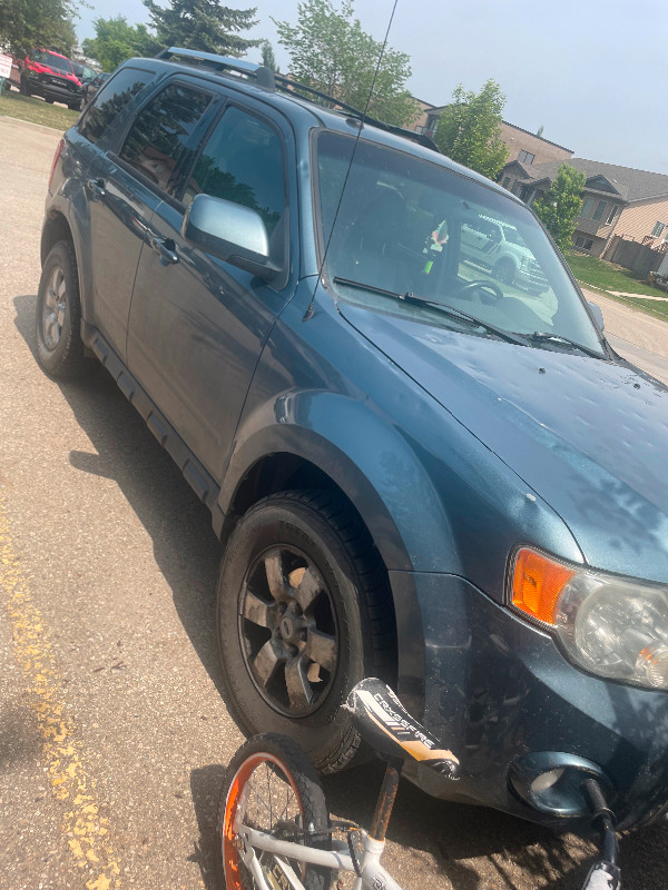 2010 Ford Escape priced to sell located in red deer Cars & Trucks