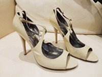 Ladies Guess Cream Colour High Heel Shoes Size 7 1/2