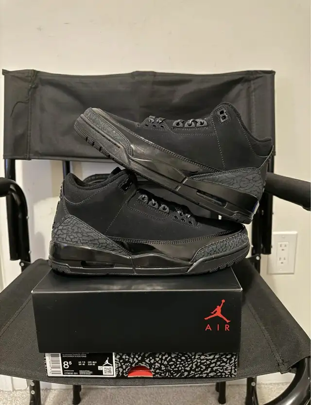 Jordan 3 Retro Black Cat  in Men's Shoes in City of Toronto - Image 3