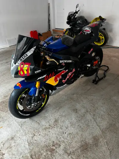 Selling my 2007 R6 track bike with many upgrades: rebuilt engine and tuned by Riders Choice~ new rin...