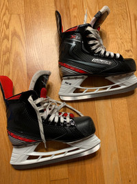 Bauer Vapor 2.5x- size 6 like new condition 