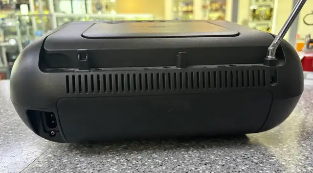 Sony ZS-RS60 BT/CD Boombox  in General Electronics in Oshawa / Durham Region - Image 5