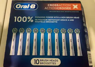 Oral-B CrossAction Une tête a été ouverte mais jamais utilisée, et les autres sont encore scellées d...