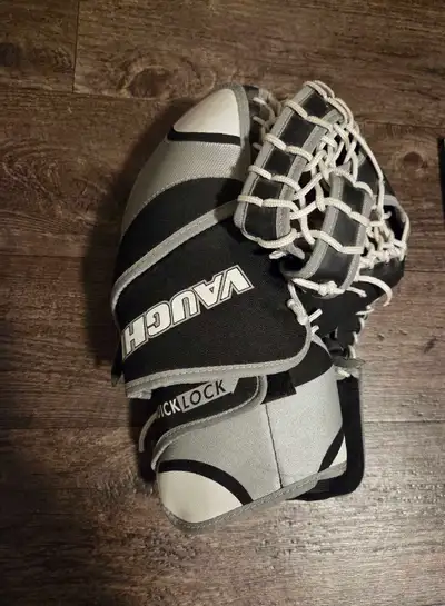 New VAUGHN Hockey Goalie Glove Trapper, View more