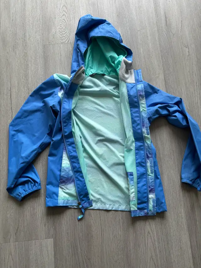 Girls Northface rain jacket  in Kids & Youth in Calgary - Image 4