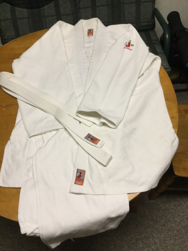 Costume judo ou karaté dans Autre  à Saguenay - Image 2