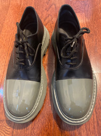 Alexander McQueen shoes with logo(selling for dirt cheap)