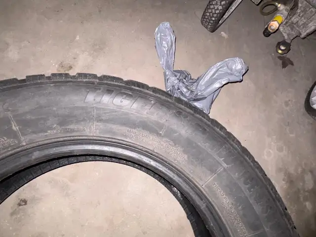 tire size 225/ 65R17 1 winter tire in Tires & Rims in Oshawa / Durham Region - Image 3